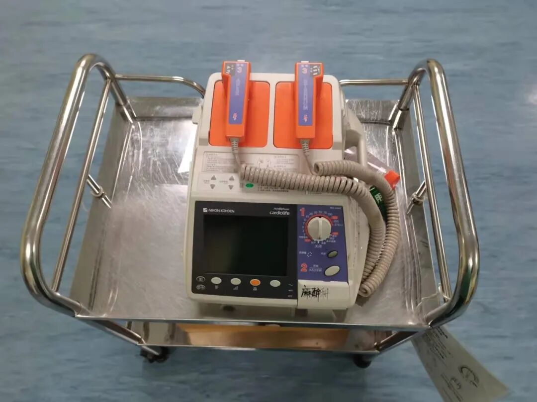 术中手术器械传递时应注意什么【新项目与新技术】手术室心脏手术配合：守护心跳的专业护航_https://www.jmylbn.com_新闻资讯_第7张