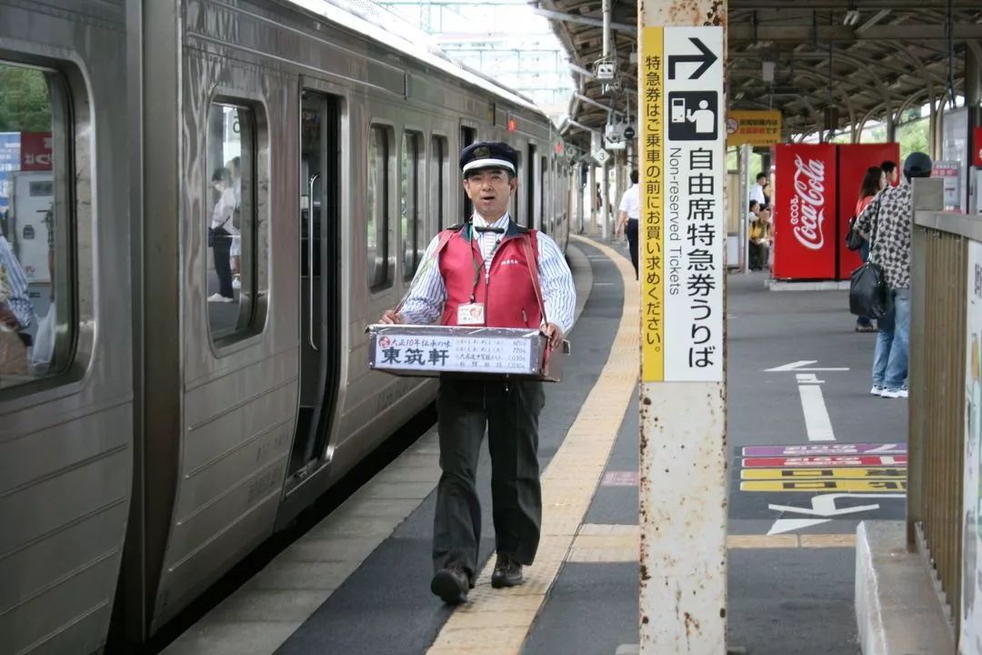 貓咪做站長，邊看風景邊泡腳，日本火車到底還有多少新花樣？？ 旅遊 第13張