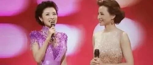 董卿再次缺席春晚，周涛离开央视4年，如今的她们都去哪了？