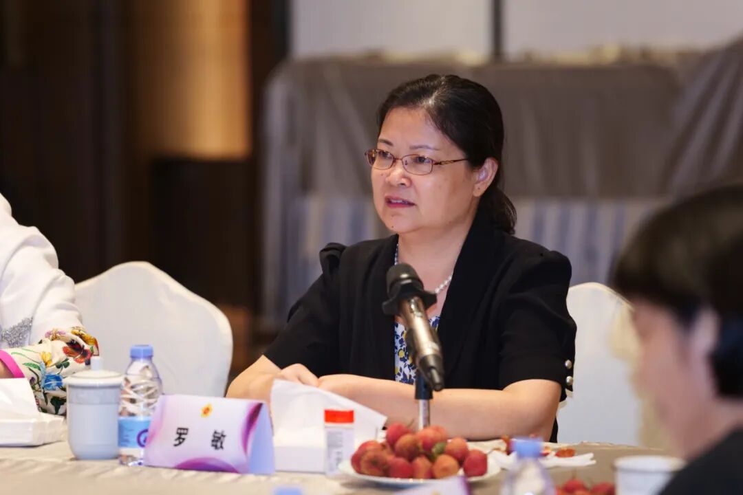 同意提名香江集团总裁翟美卿担任第七届会长候选人,提名张建好,罗敏