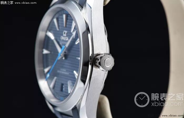 兄弟表业丨VS自产机芯全新欧米家AT8900海马150M腕表对比复刻评测