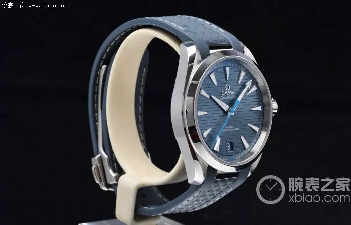 兄弟表业丨VS自产机芯全新欧米家AT8900海马150M腕表对比复刻评测