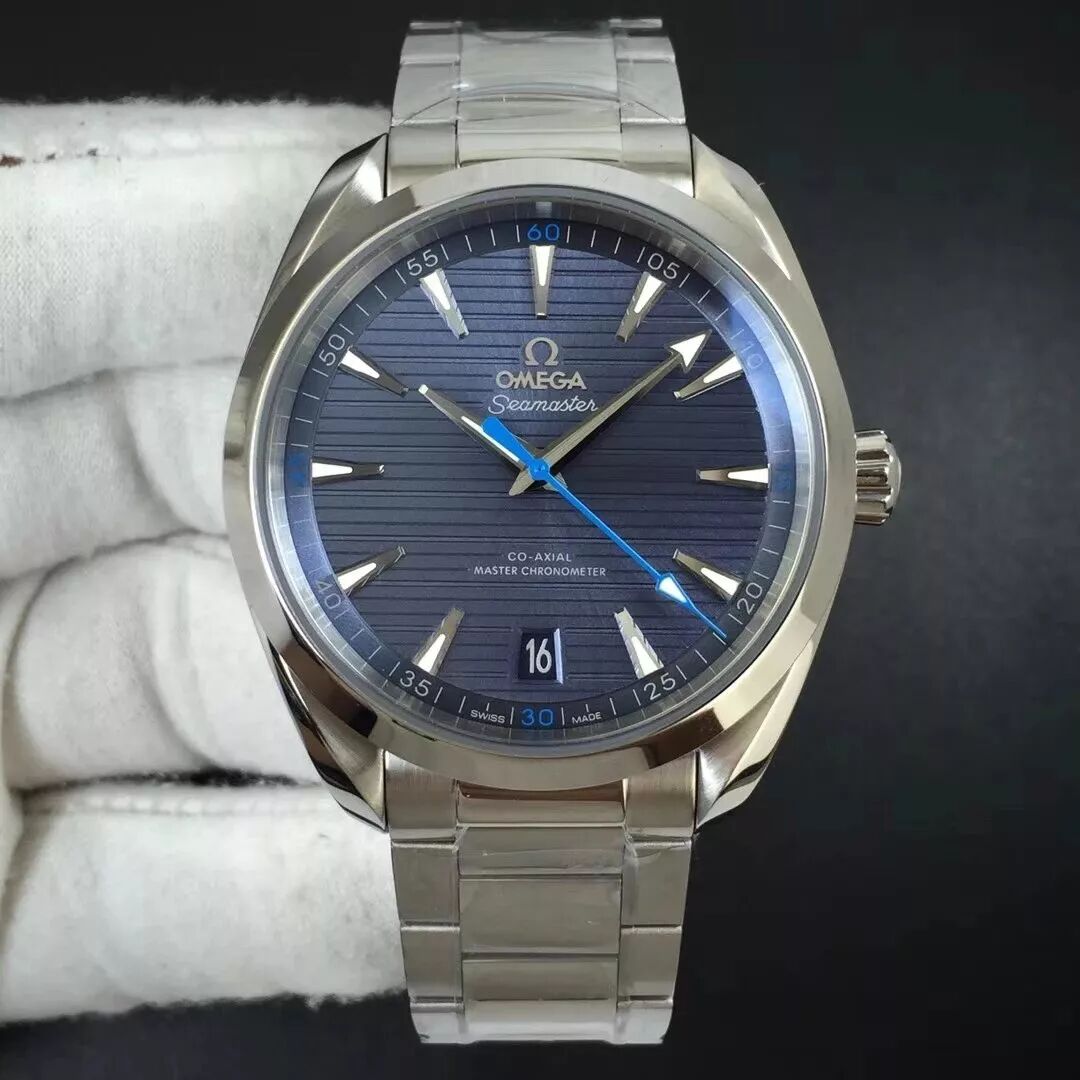 兄弟表业丨VS自产机芯全新欧米家AT8900海马150M腕表对比复刻评测