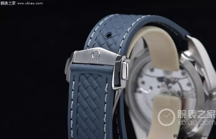 兄弟表业丨VS自产机芯全新欧米家AT8900海马150M腕表对比复刻评测