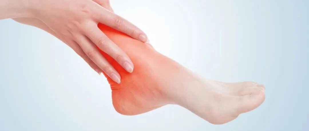 崴脚了擦点药油能缓解？医生：三大误区请注意！