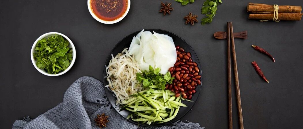 一碗凉拌等于4碗米饭！5类凉拌饮食最易长肉，很多人却天天吃...