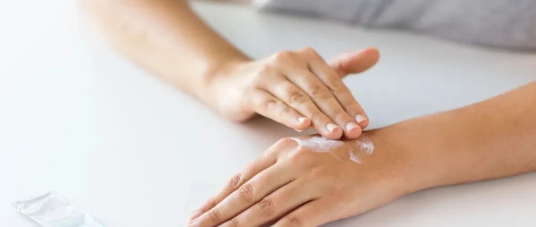 春天来了，你的手也开始脱皮了吗？谨防这四种疾病。。。