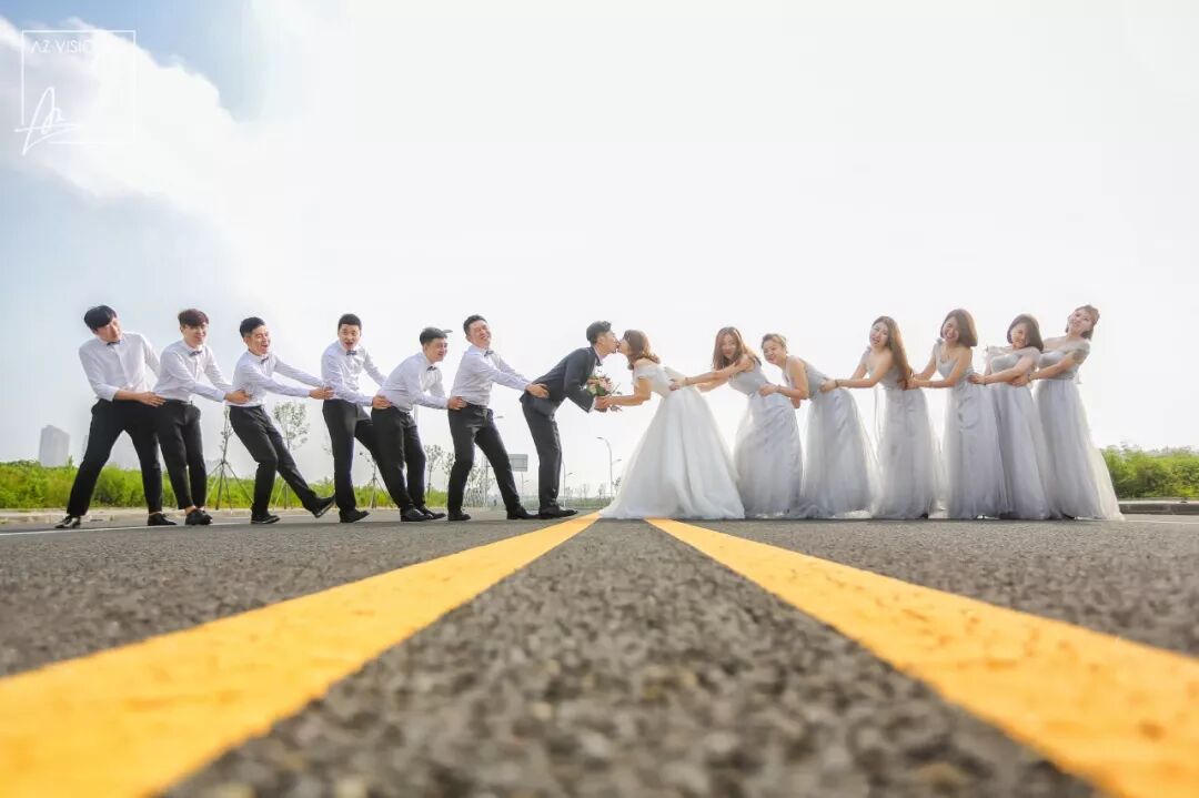 一个娉婷女孩对青春的勇敢纪念