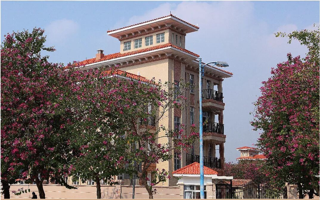 广东培正学院创建于1993年,原名私立培正商学院.