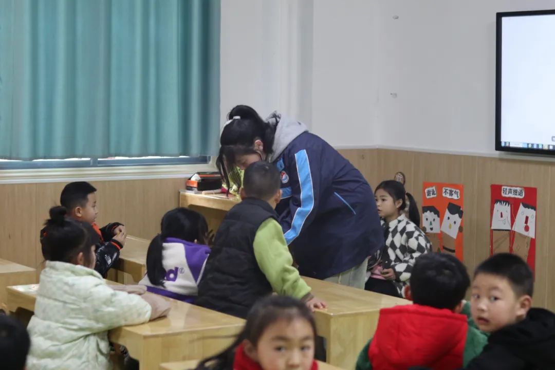 幼儿园小班实践活动教案_幼儿园小班实践课教案_幼儿园小班实习教案范文