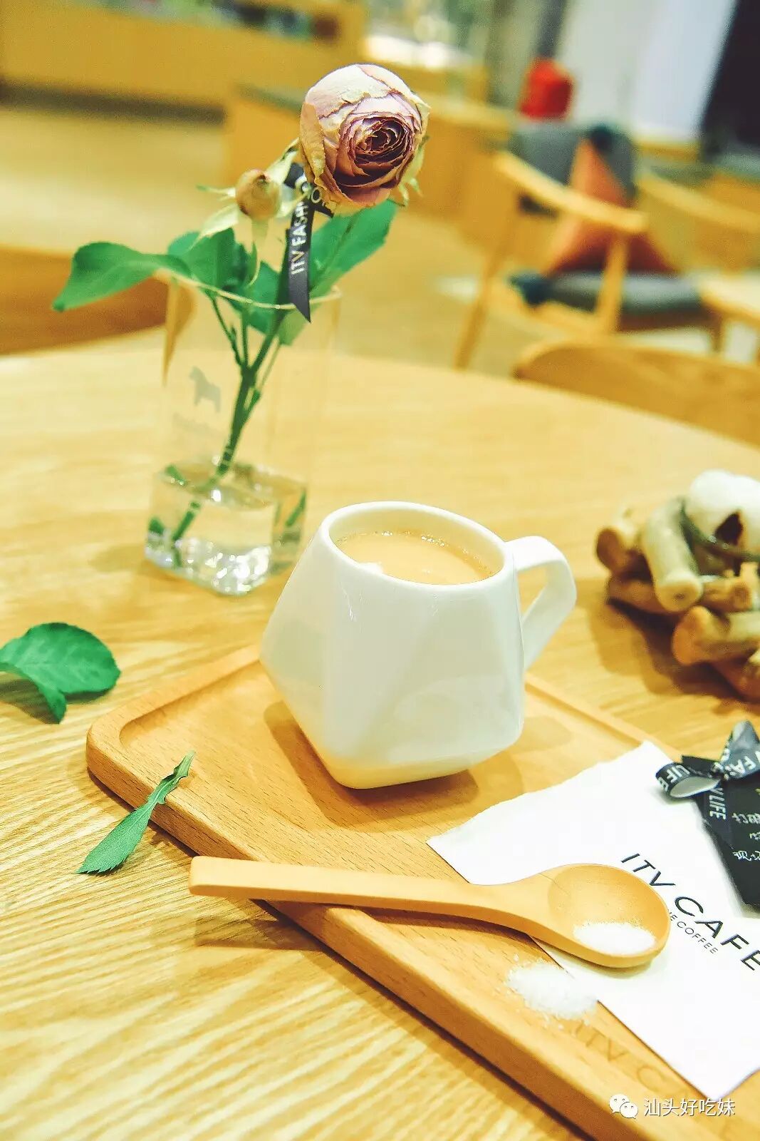 刷爆朋友圈,可以吃的网红咖啡杯,竟藏在这家超市里的私密咖啡馆