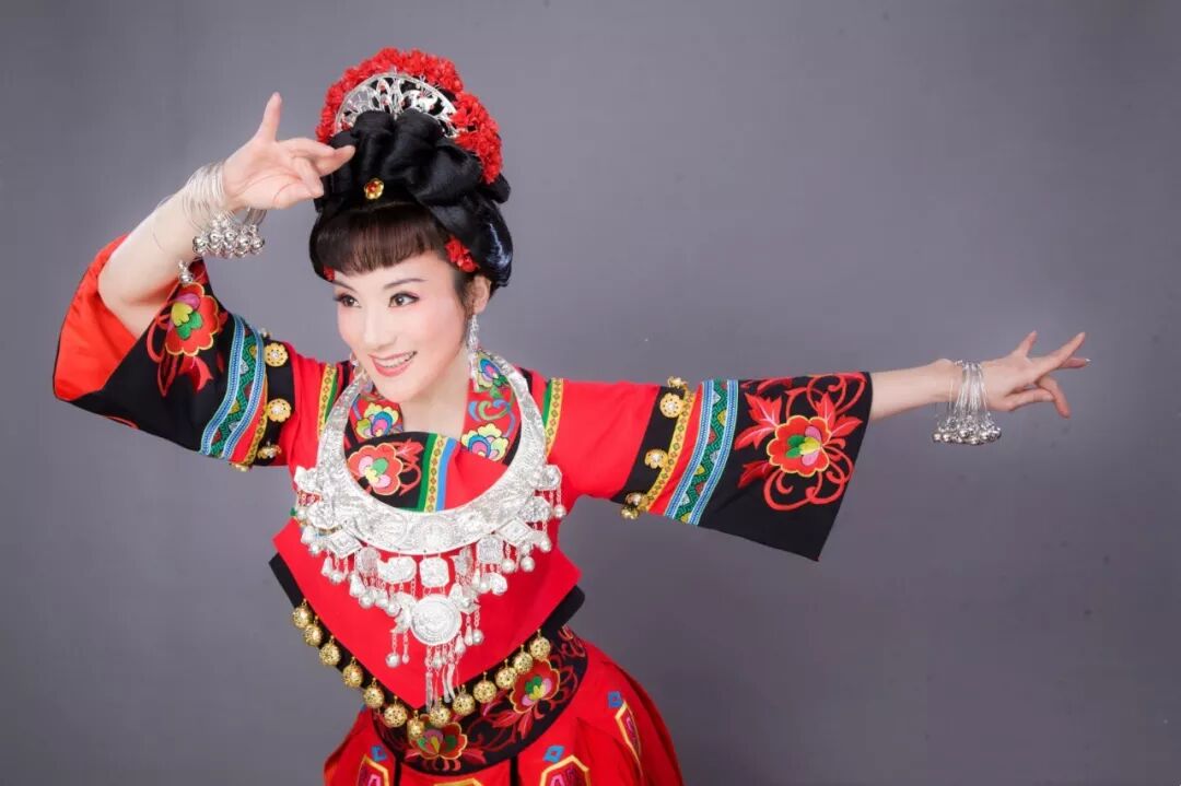 美剧新豪门恩怨剧照_金花媛新上映_新五朵金花电视剧剧照