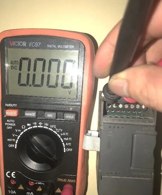 變頻器有正轉信號，但始終為零不運行！的圖9