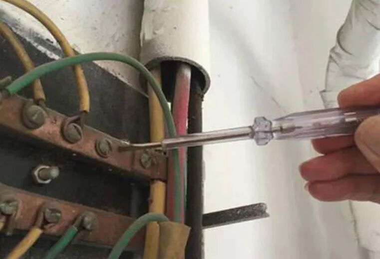 老電工本以為十分鐘可以解決的故障，愣是查了半小時！的圖1