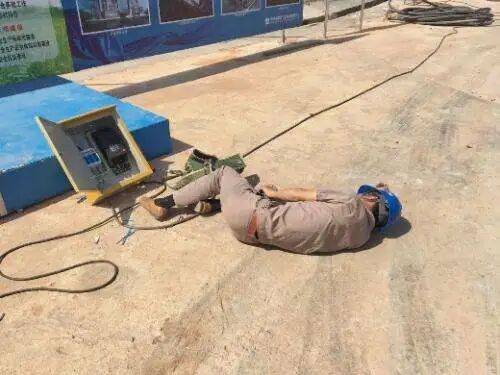 维修电工为什么要带电干活，这些常识能降低危险！的图3