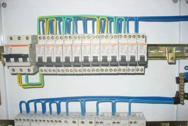 电工知识：配电箱内空气开关配线要求和规范，请收藏的图3