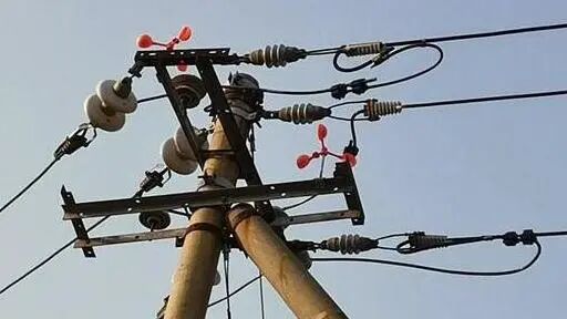 电杆上的橘色的小风车有什么用？为什么有的上边有，有的上边没有？的图3