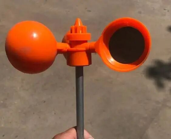 电杆上的橘色的小风车有什么用？为什么有的上边有，有的上边没有？的图7