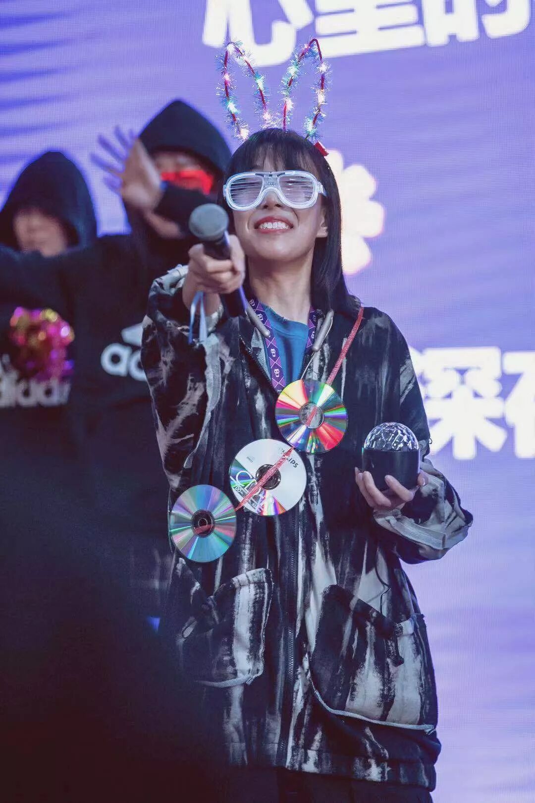 游戏环节节目6《艾瑞巴蒂》理想国创始人刘瑞琳荣获"4321"奖4321:4