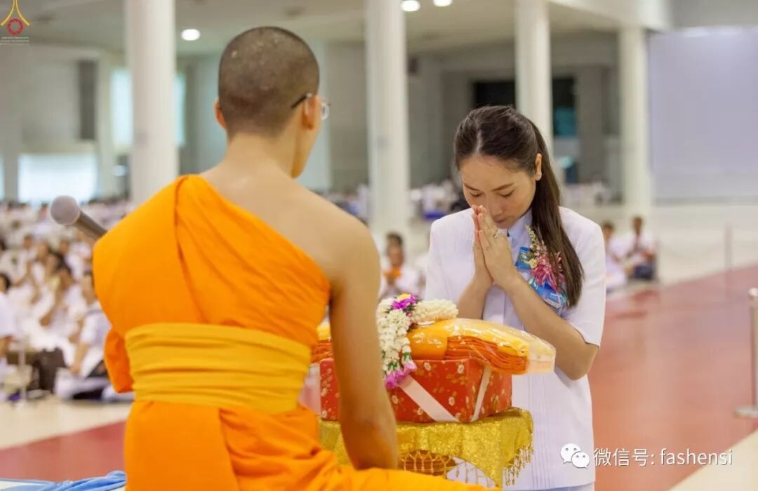 随喜七位立愿终身出家为僧的比丘供养仪式 – 泰国法身寺 / 法身基金