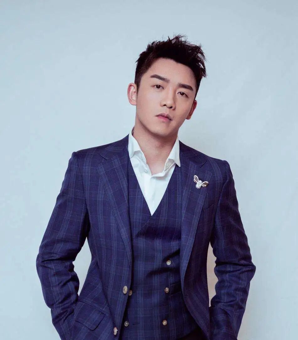 小酷日报 | 郑恺火锅店又曝负面新闻 投资人拉横幅维权_影视聚合站