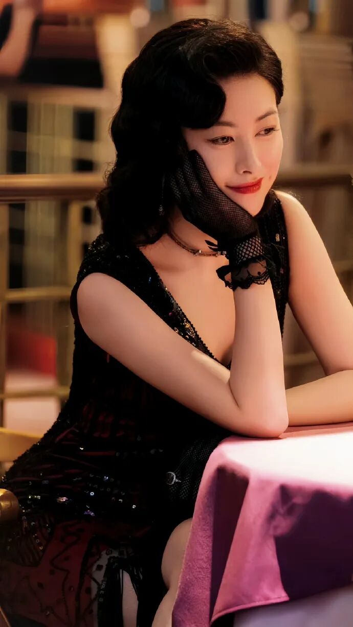 成熟女性的迷人魅力:曼妙多姿,风情万种!
