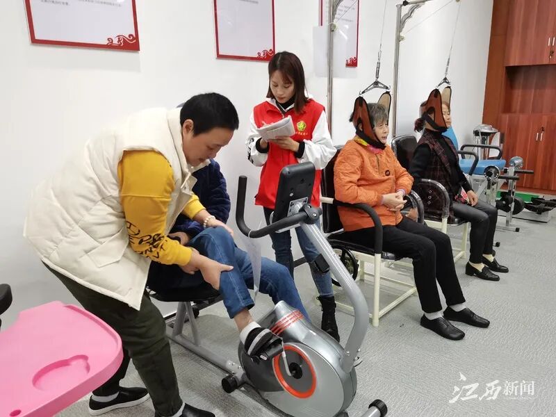 我为群众办实事三店西社区为残疾人打造康复乐园