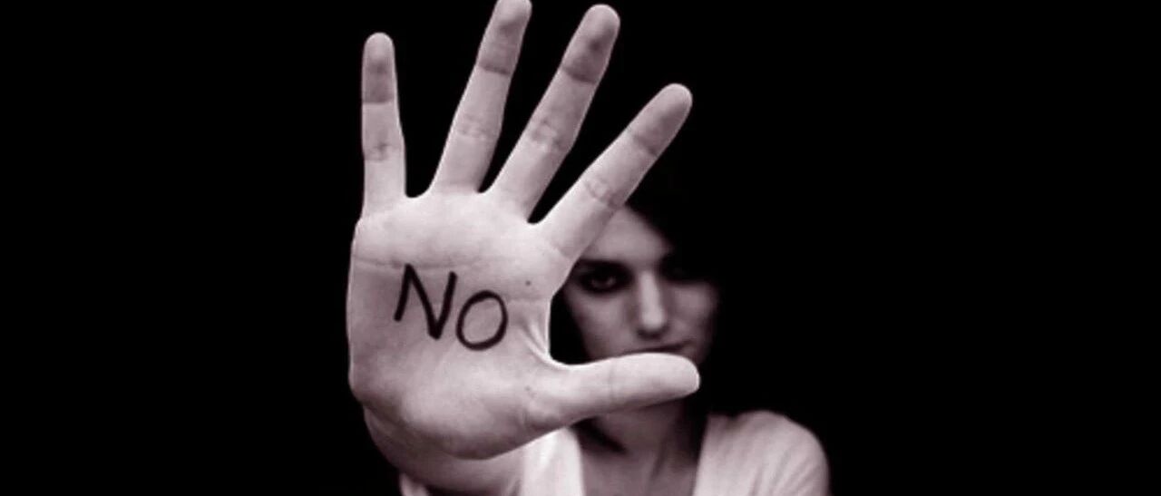 “在办公室被触碰下体”！河南女大学生曝光遭老师性骚扰！学校通报来了！