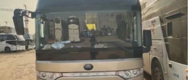 郑州丨大巴车被执法部门查扣后竟变成了“破烂”！车主：我心都凉了！