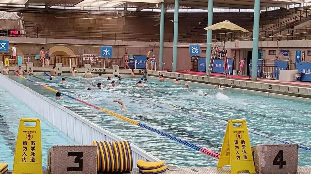 来江湾游泳馆清凉一"夏"