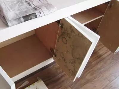 發(fā)霉的柜子