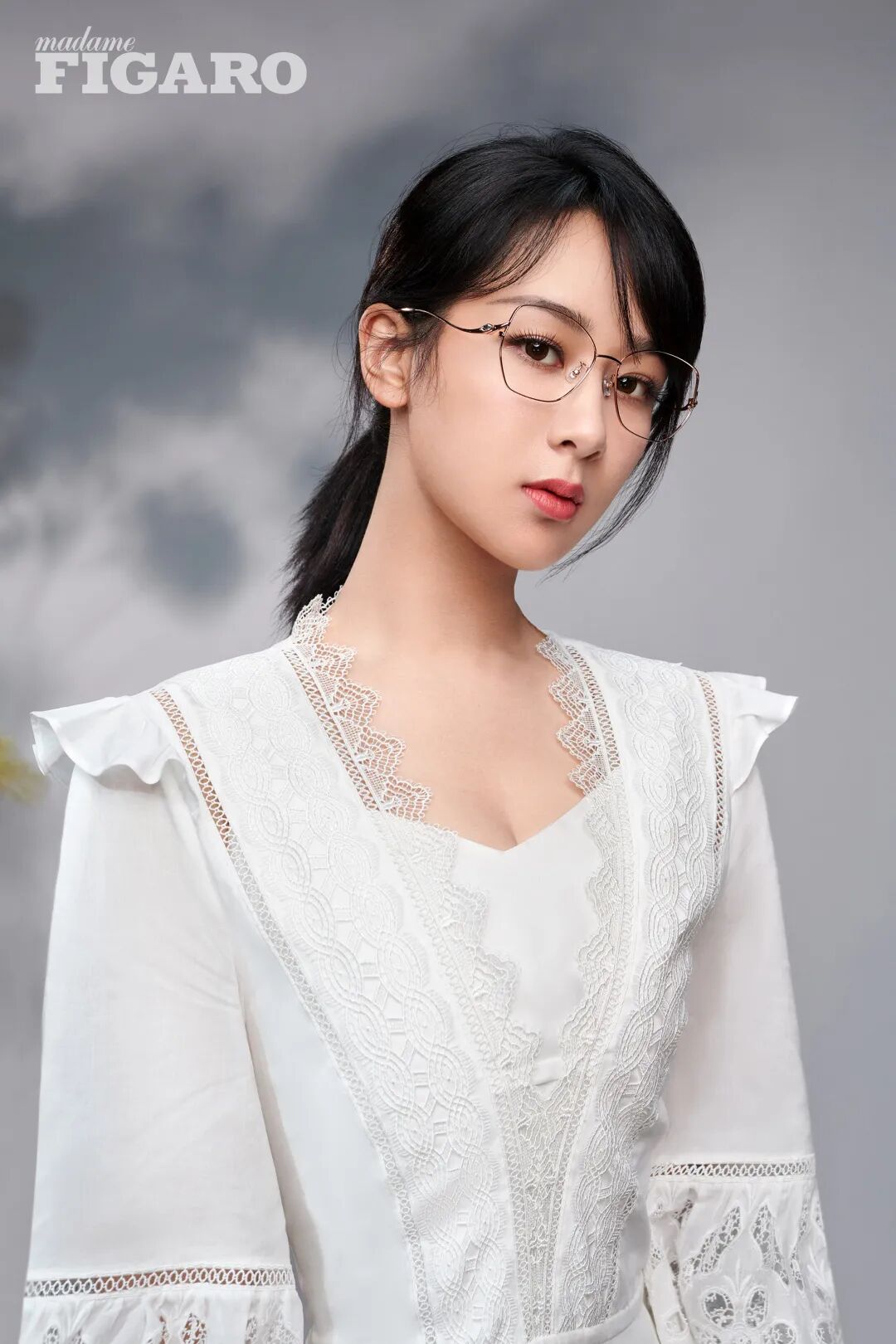 派丽蒙眼镜封面故事杨紫温柔盛开的力量