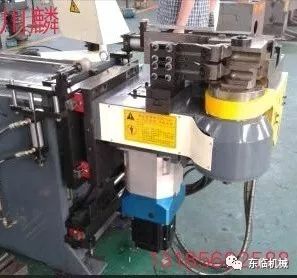 自動(dòng)彎管機(jī)