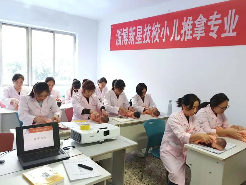 糕點(diǎn)師培訓(xùn)學(xué)校_培訓(xùn)學(xué)費(fèi)糕點(diǎn)師要多少錢_糕點(diǎn)師培訓(xùn)學(xué)費(fèi)多少