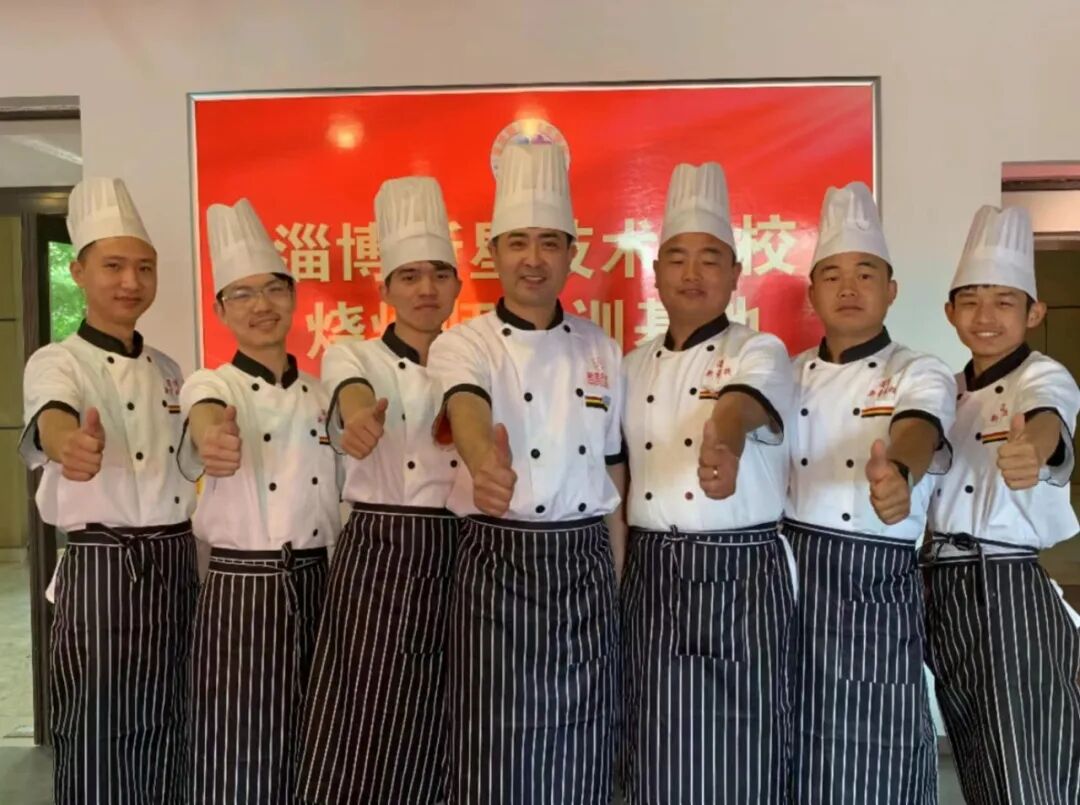 糕點(diǎn)師培訓(xùn)學(xué)費(fèi)多少_培訓(xùn)學(xué)費(fèi)糕點(diǎn)師要多少錢_糕點(diǎn)師培訓(xùn)學(xué)校