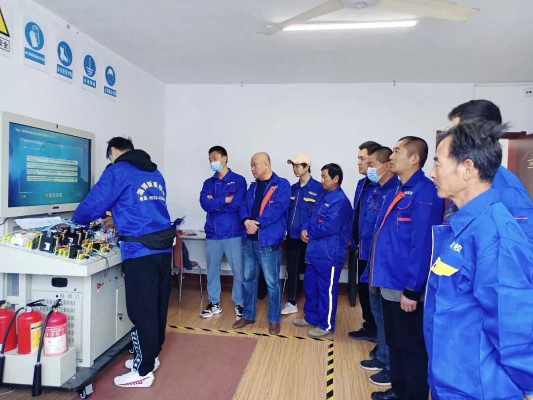 糕點(diǎn)師培訓(xùn)學(xué)費(fèi)多少_培訓(xùn)學(xué)費(fèi)糕點(diǎn)師要多少錢_糕點(diǎn)師培訓(xùn)學(xué)校