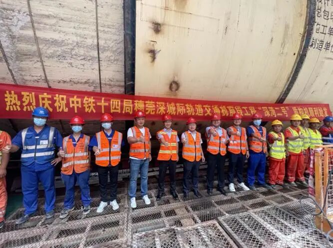 巨龍入西灣：國內最長城際海底盾構隧道在寶安開始掘進的圖1