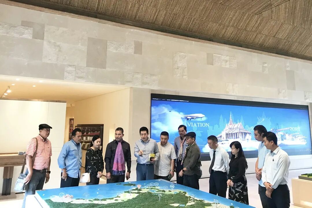柬埔寨民航局部长毛哈万纳阁下率团视察七星海国际机场 对机场项目建设进展给予了充分肯定和高度赞扬