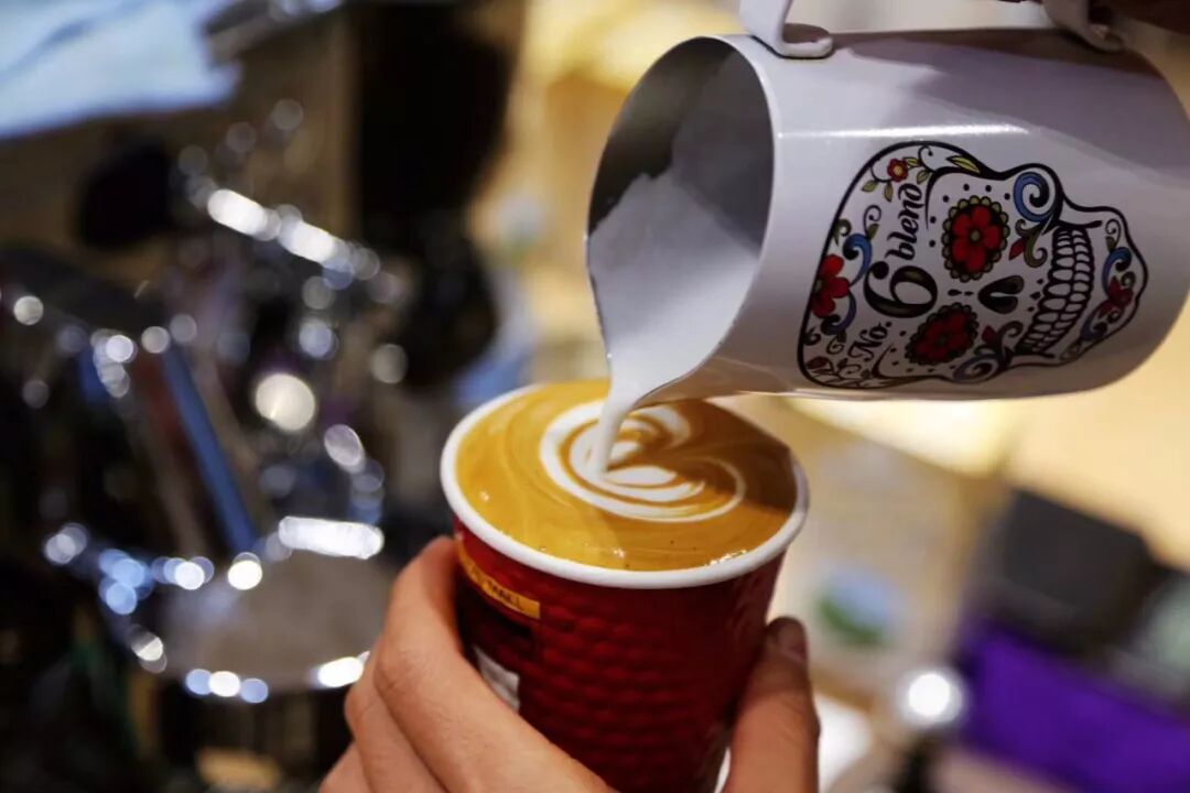 深聚圈学习手冲咖啡拉花