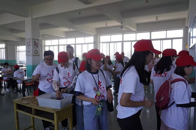 阳光公益行 爱心悦童心——德信体育app2019光明爱心公益行(图6)