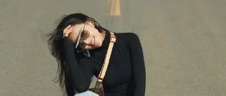 道歉了！女演员路中央摆拍还发微博，被交警喊话