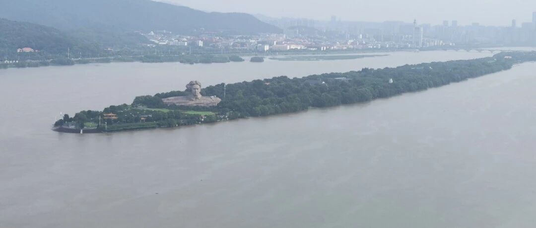 湘江长沙站出现洪峰水位，橘子洲景区紧急闭园！