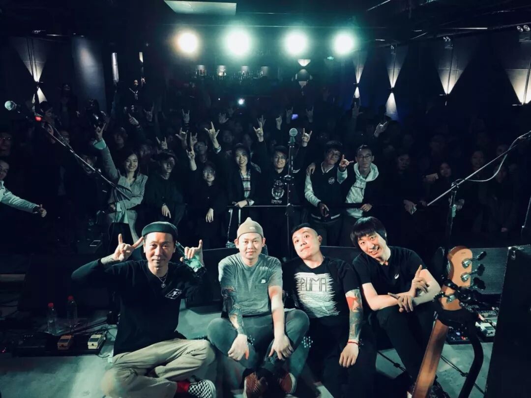 (乐队试音中)(大连)赫兹音乐空间是赫兹酒吧的全新场馆,在近两小时的