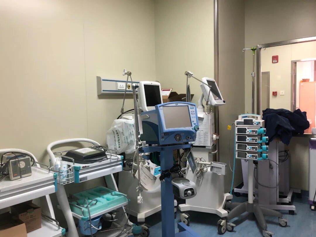 扩容重症监护室!嘉定这所三甲医院全力救治新冠危重症患者