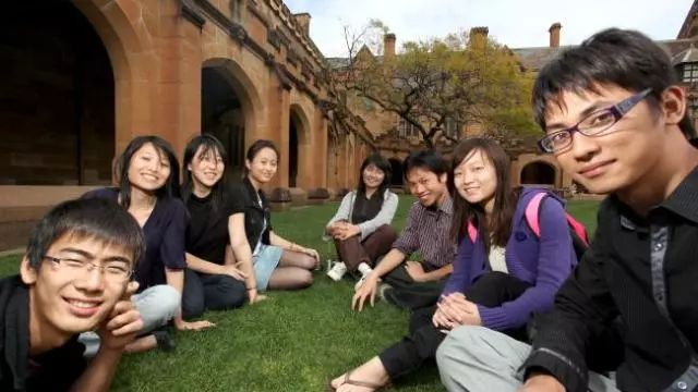 每日澳财 | 中国留学生毕业留澳就业变难，去年获技术签人数下降 - 8