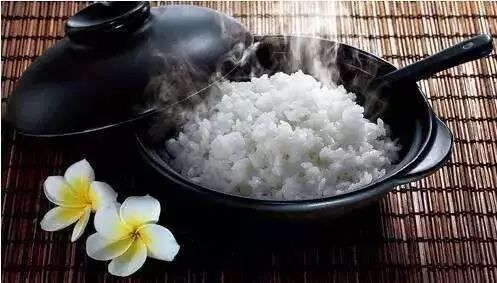 喝多很多茶，吃过茶泡饭吗？助消化噢！