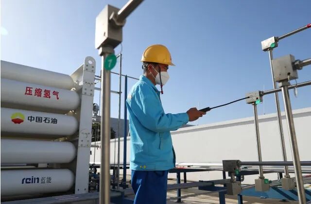 上海投资创业项目 今年重大产业项目投资已超5500亿，上海再发重磅新政促投资