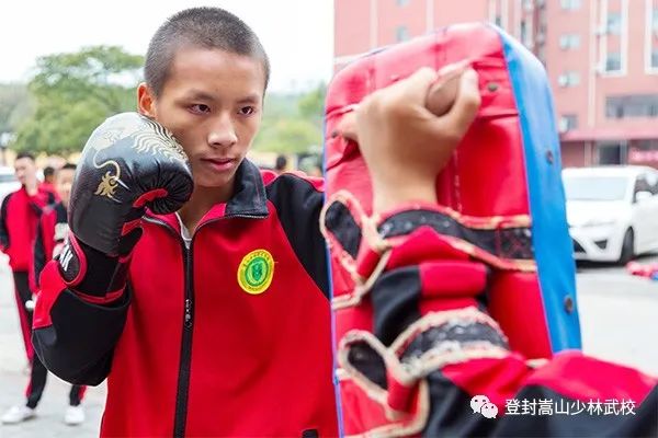 全封闭式学校一年学费_西山文武学校学费封闭式学校_封闭式学校学费多少钱