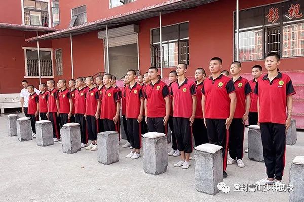 西山文武学校学费封闭式学校_全封闭式学校一年学费_封闭式学校学费多少钱