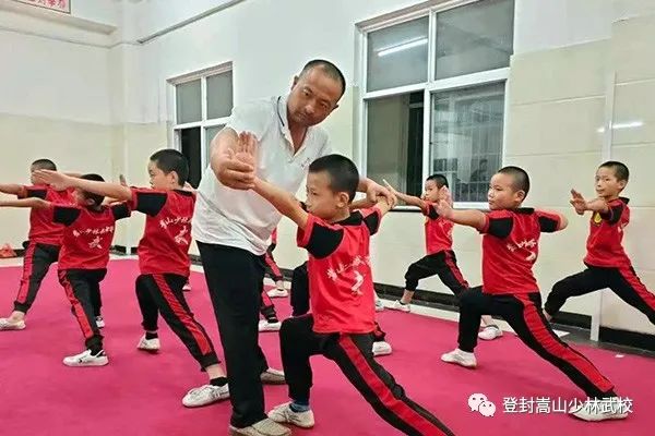 全封閉式學校一年學費_西山文武學校學費封閉式學校_封閉式學校學費多少錢